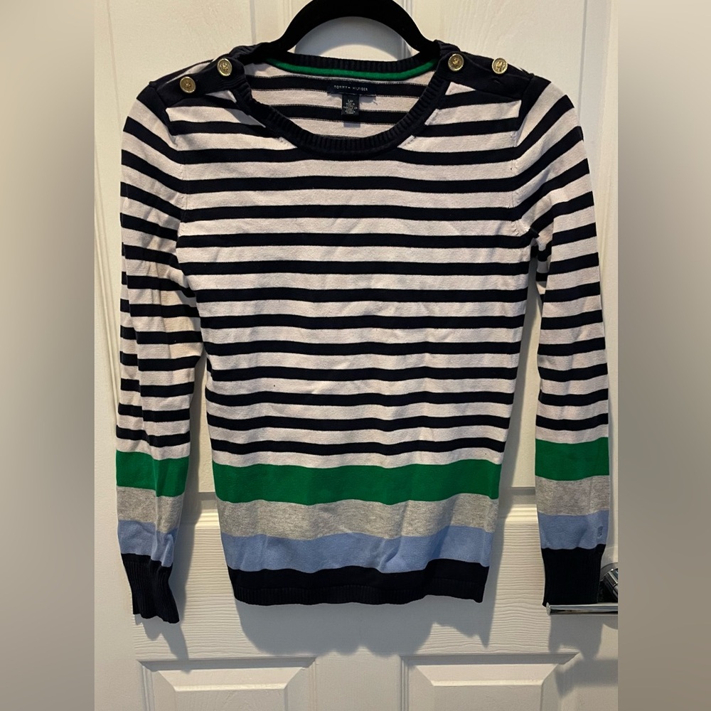 Beautiful Tommy Hilfiger sweater shirt
